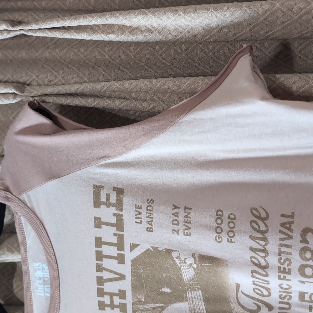NWT Women's Size 3X Threads On 9th Nashville Country Music Festival Graphic Tee - Picture 4 of 6